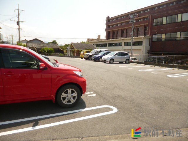 【プロヌーブ柿園町Ｂ棟の駐車場】