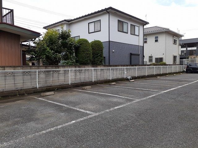 【川越市砂新田のマンションの駐車場】