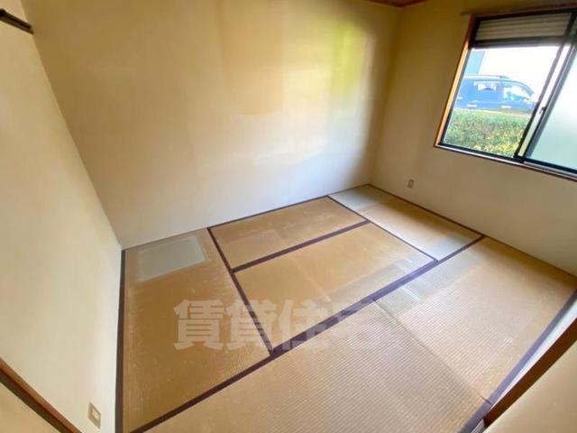 ルミエール中山の居間写真