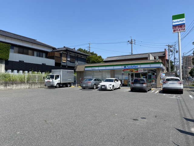 コンビニ　ファミリーマート　昭和滝川町店（コンビニ）まで425m