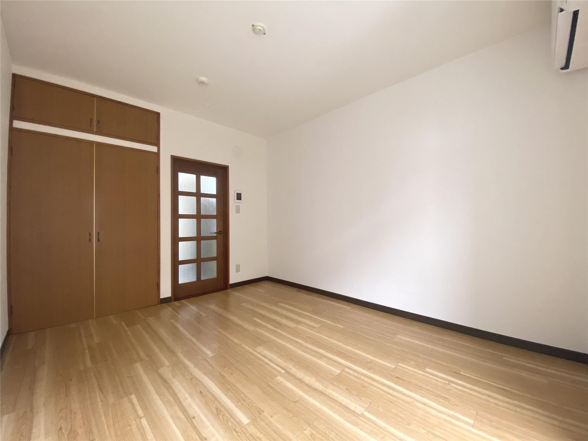 居室・リビング　明るい日差しが差し込むお部屋です