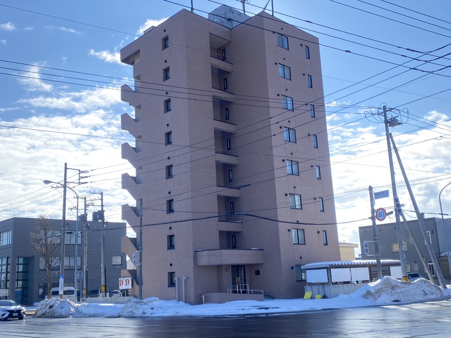 江別市野幌屯田町のマンションの建物外観