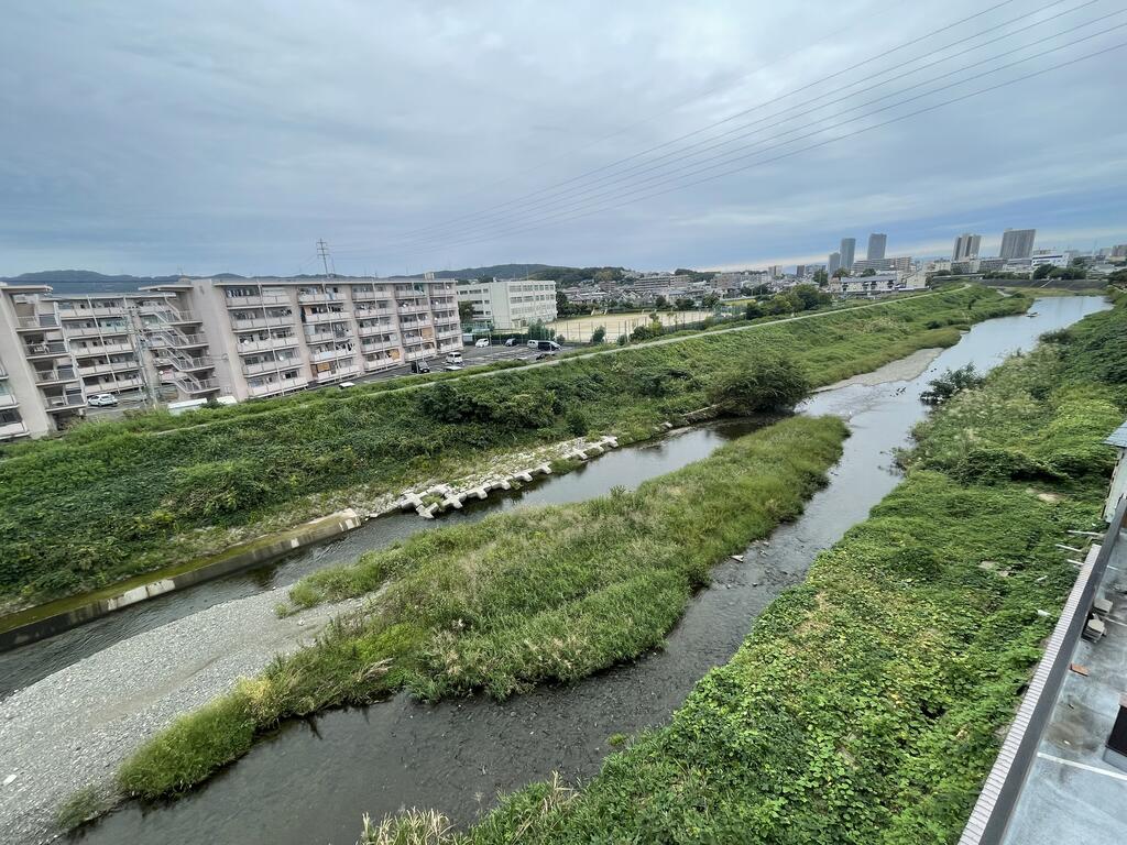 【郡家本町貸家の眺望】