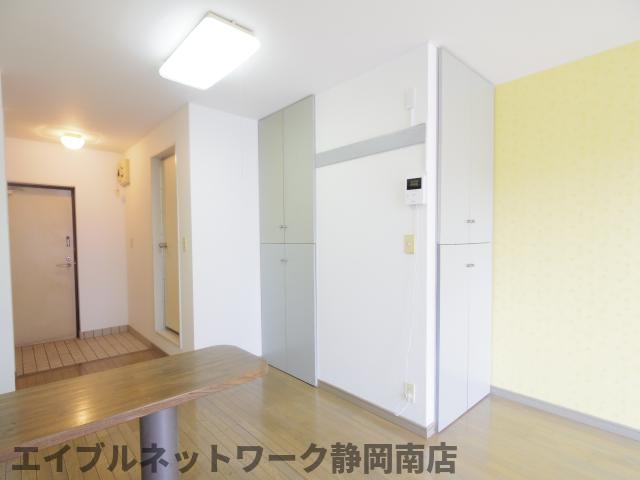 その他設備　おしゃれな居間です