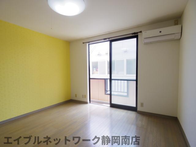 居室・リビング　居間です