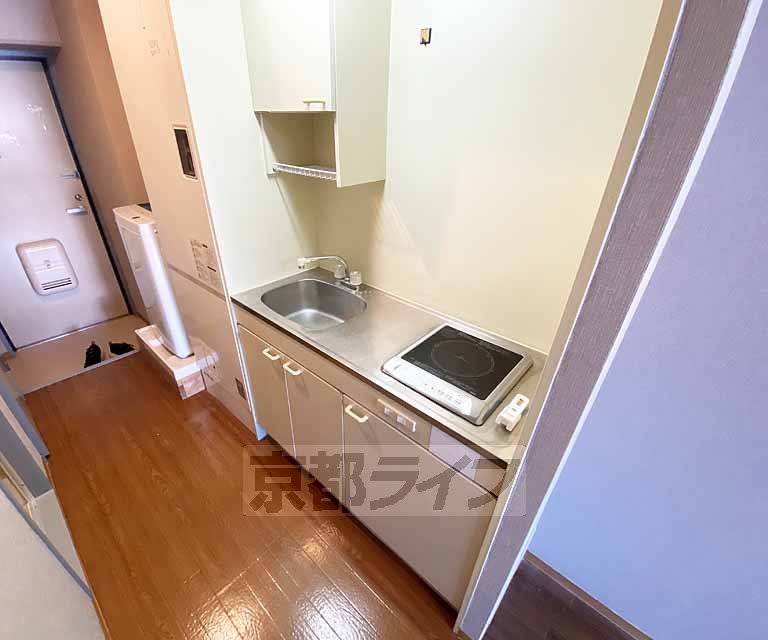 キッチン　コンロ付きのキッチン