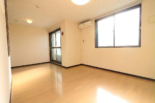 居室・リビング　当社では希少性の高い１ＬＤＫになります。