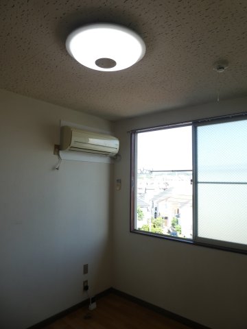その他部屋・スペース　バルコニーはありません。エアコン付きです♪