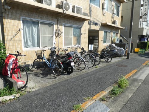 その他　敷地内無料駐輪場(原付可、バイク不可)（その他）まで1m