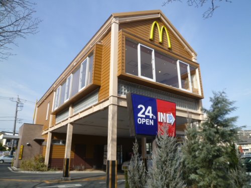 飲食店　マクドナルド　　多摩ニュータウン通り店（飲食店）まで130m