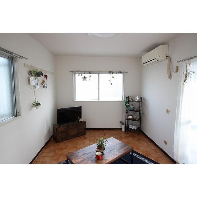 居室・リビング　家電・家具つきはプラス２，０００円