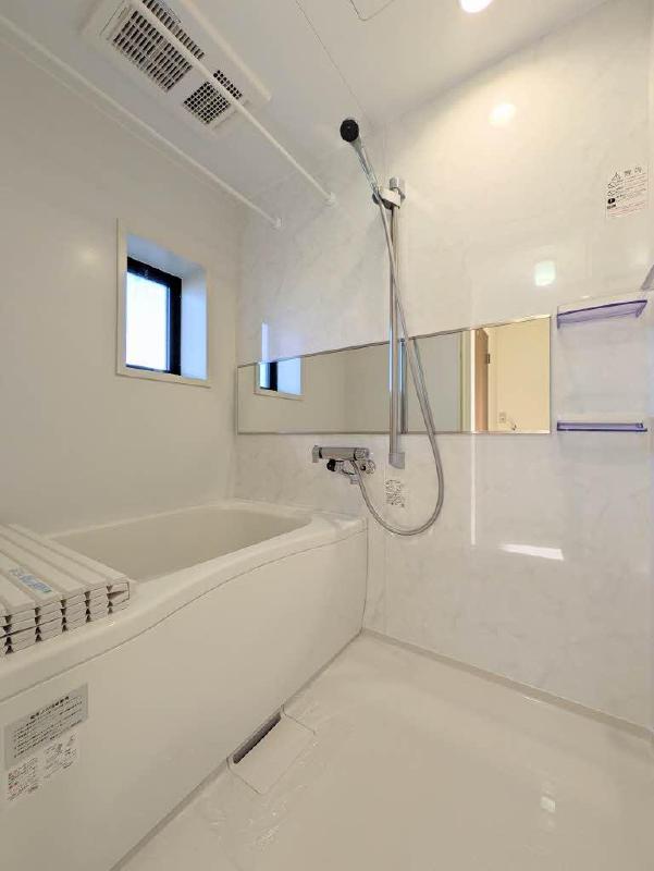 バス・シャワールーム　バスルーム