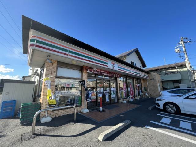 コンビニ　セブン－イレブン大宮三橋店（コンビニ）まで250m