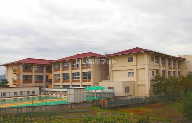 小学校　山崎北小学校（小学校）まで644m