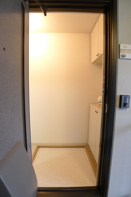 玄関　玄関キーはディンプルキー