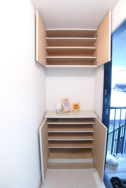 収納　セパレートタイプのシューズボックス