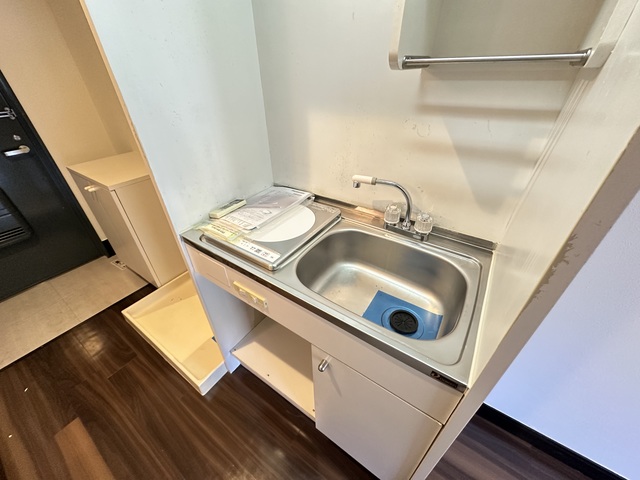 キッチン　別部屋参考写真です