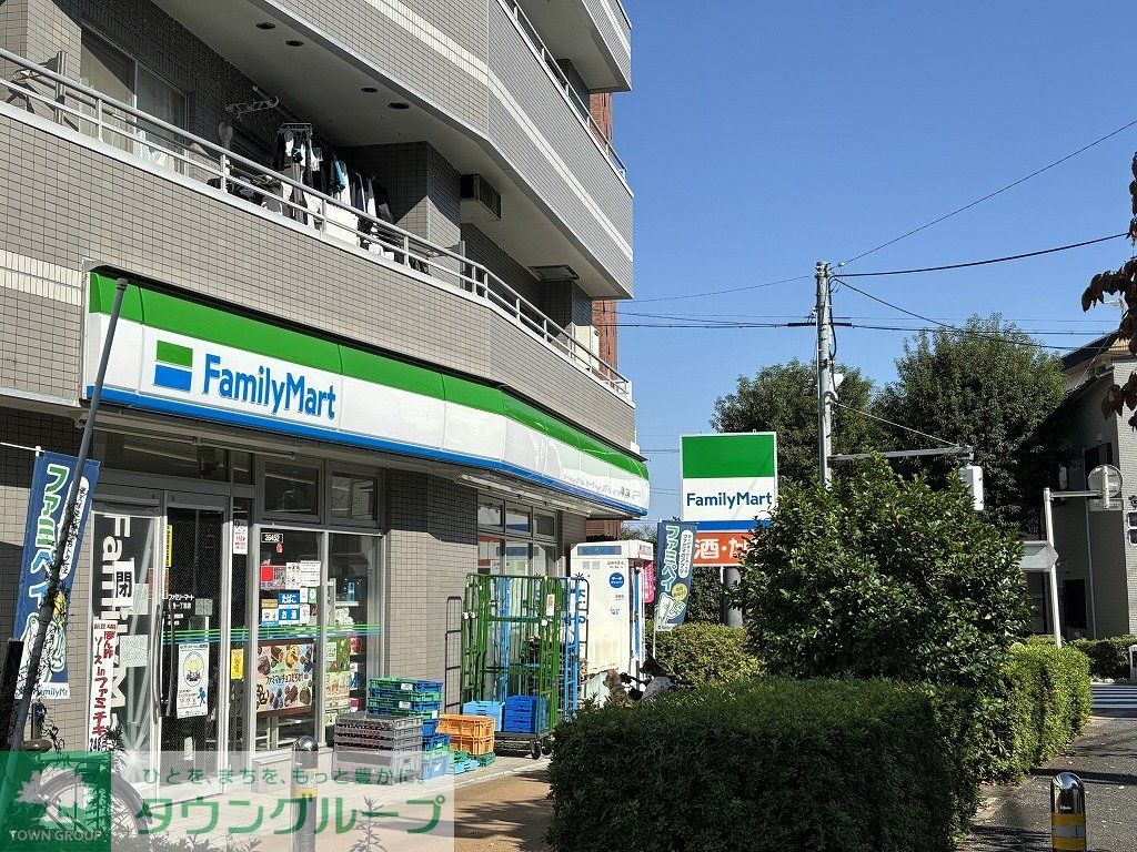 コンビニ　ファミリーマート 弦巻一丁目店（コンビニ）まで500m