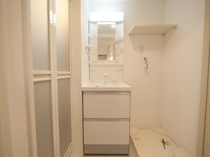 洗面設備　脱衣所　独立洗面台（シャンプードレッサー）洗濯機用意できます