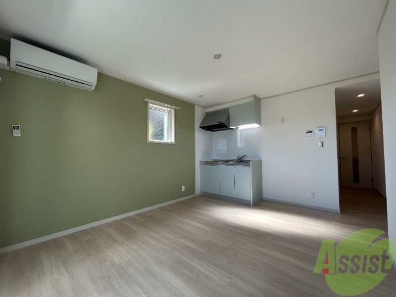 居室・リビング　８．２帖のＬＤＫです。広々としてきれいですね。