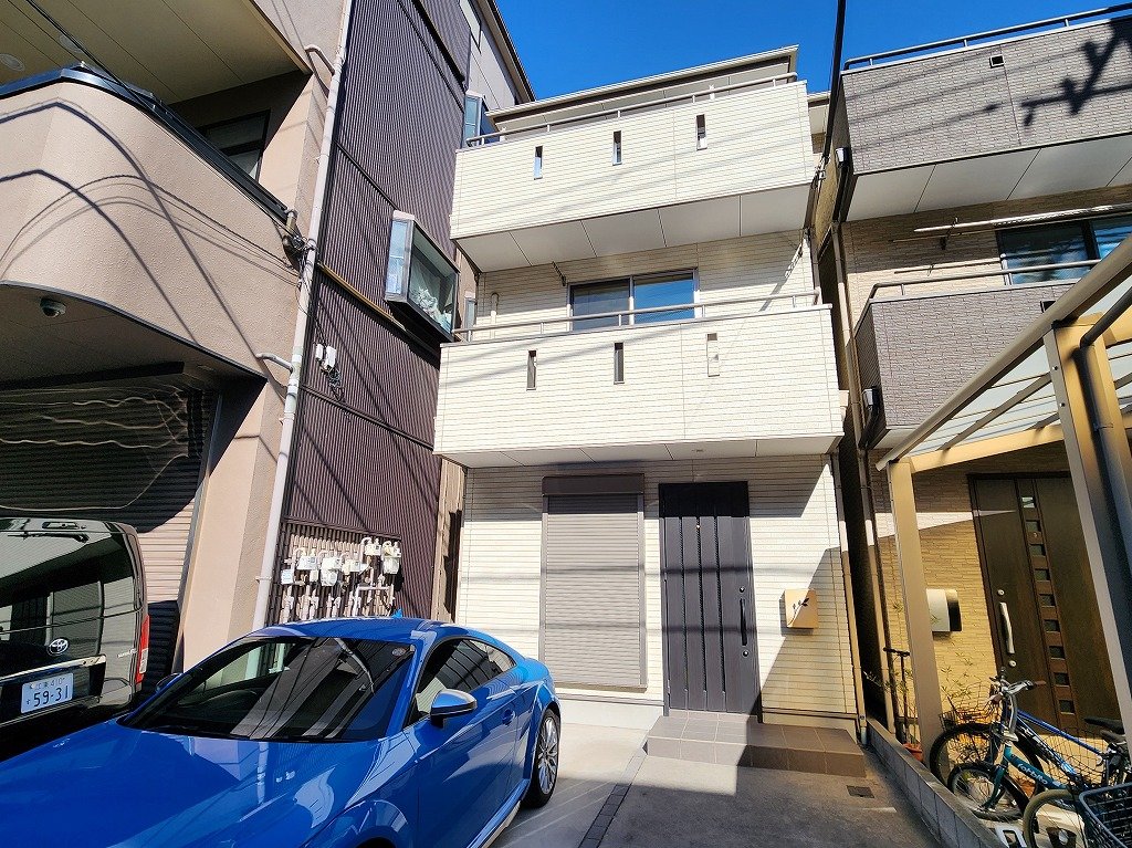 建物外観　駐車場付　ペット相談可　※事務所・シェア・民泊不可