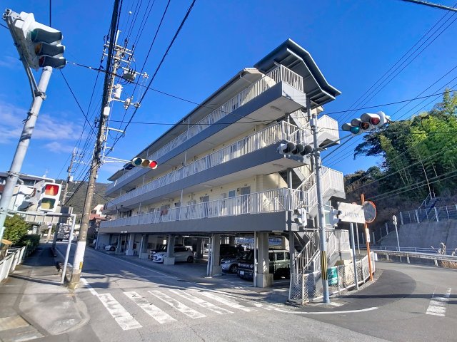 建物外観　現況と異なる部分は現況を優先いたします。