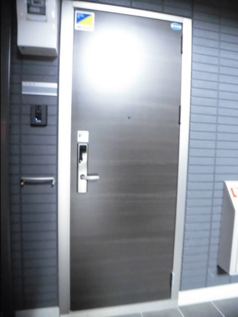 玄関　１０２　玄関