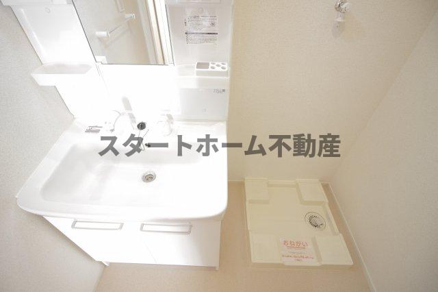 洗面設備　スペースが確保できる洗面所です