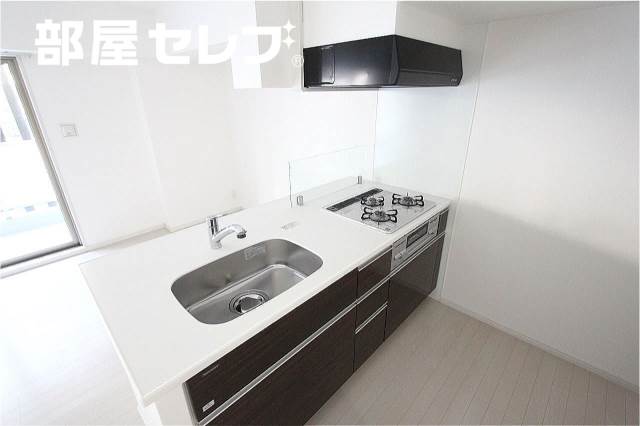 キッチン　実際はＩＨコンロになります。