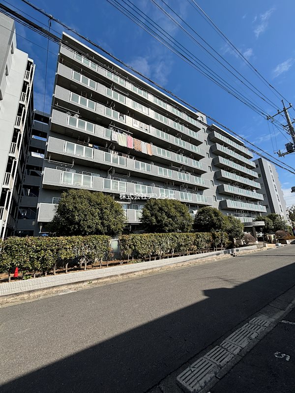 建物外観　アルデール三郷　B棟のお問合せは、アソシエ住まいの窓口へ。