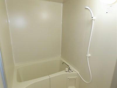 バス・シャワールーム　お風呂、トイレは完全別です