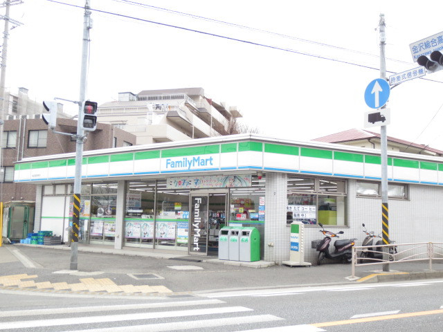 コンビニ　ファミリーマート　小浦横浜富岡東店（コンビニ）まで450m