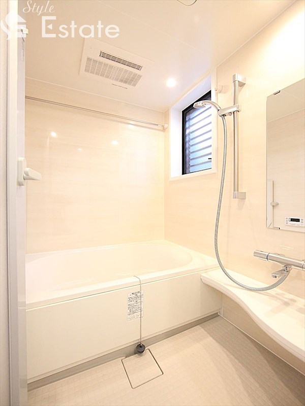 バス・シャワールーム　バスルーム