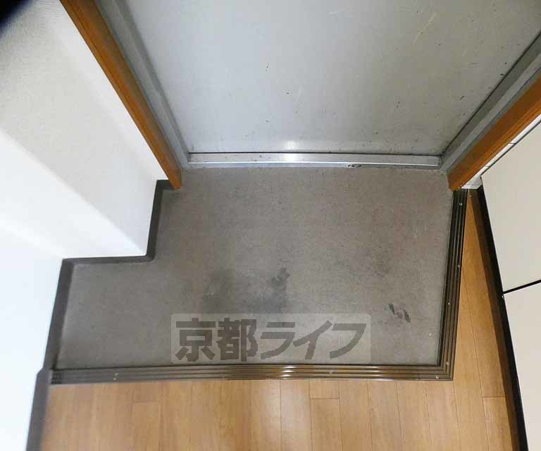 玄関　大きな段差がありません