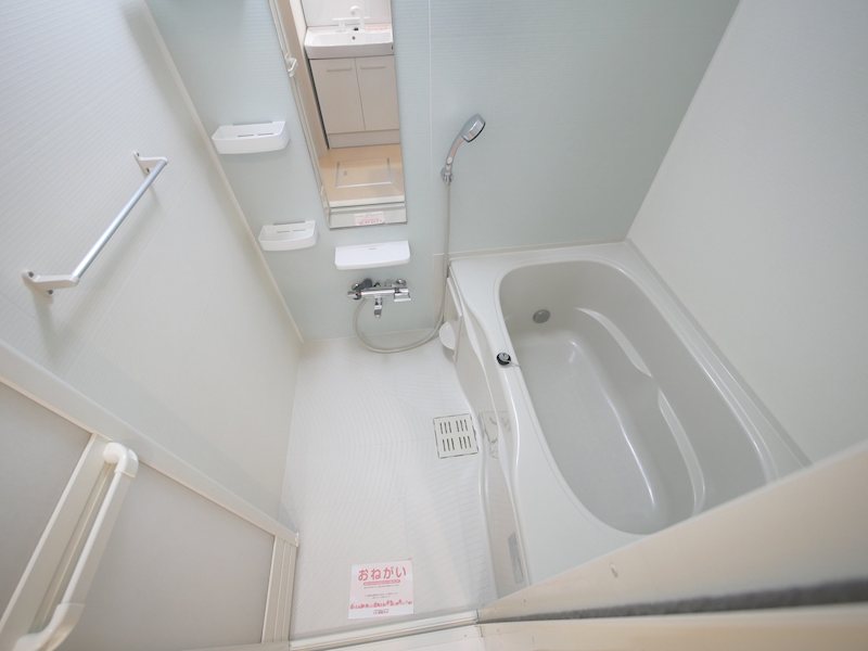 バス・シャワールーム　シャワー・追い焚き給湯