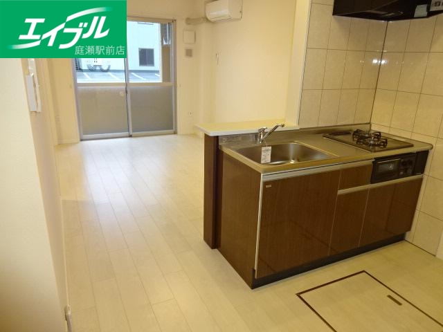 居室・リビング　室内