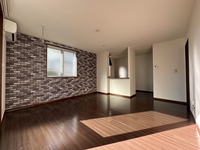 居室・リビング　別部屋参考写真です