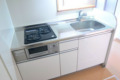 キッチン　システムキッチン、2口のグリルつきです♪