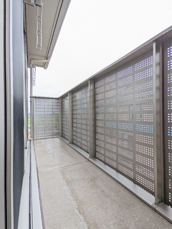 バルコニー　図面と現状に相違がある場合には現状を優先