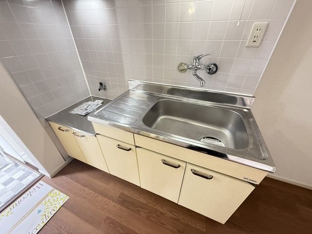 キッチン　別部屋参考写真です
