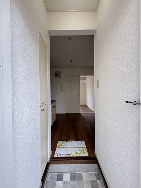 玄関　別部屋参考写真です