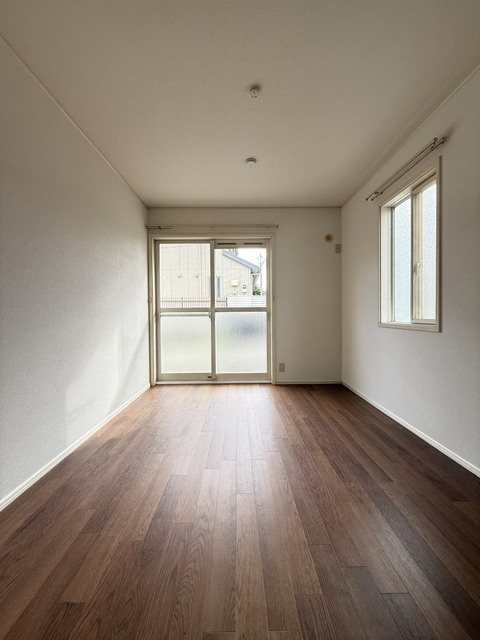 居室・リビング　別部屋参考写真です