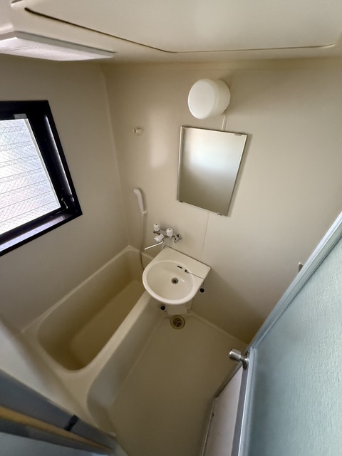 バス・シャワールーム　別部屋参考写真です