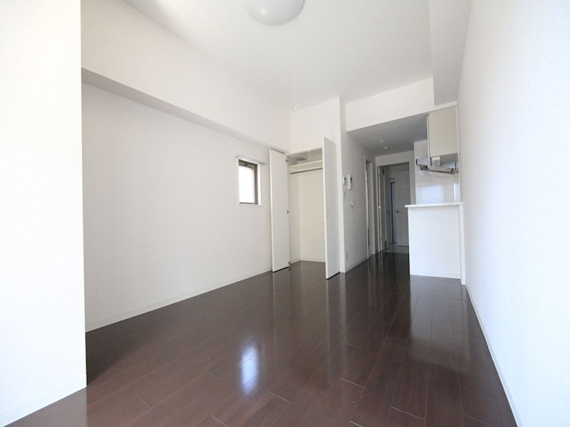 居室・リビング　洋室10.5帖　クローゼット付（収納充実してます）