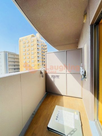 バルコニー　暖かな日差しのふりそそぐバルコニー