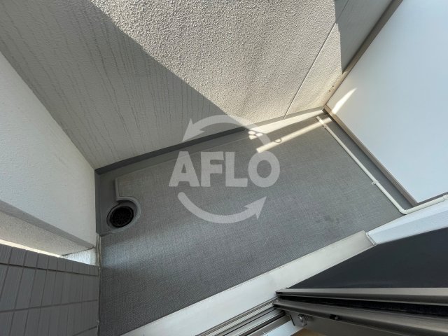 バルコニー　ラシュレエグゼ本町　バルコニー