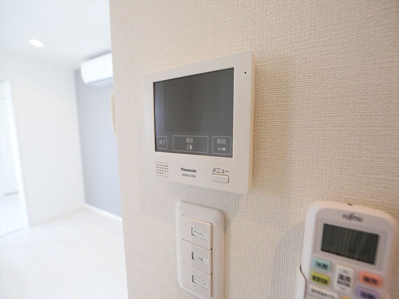 セキュリティ　ＴＶモニター付インターホン　同型写真