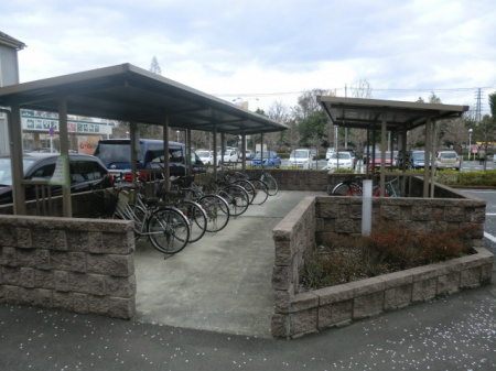 その他共有部分　屋根付の駐輪場完備です。