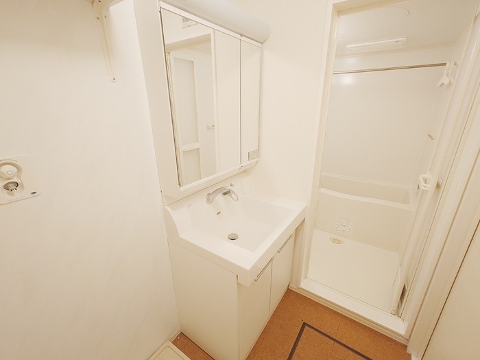 洗面設備　洗髪洗面化粧台です。