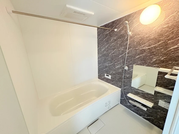 バス・シャワールーム　※同物件別号室写真となります。